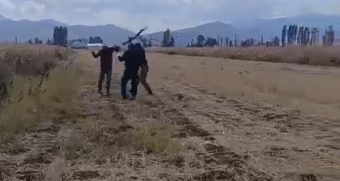 Kızının gözü önünde babayı darbettiler: Olay anı kamerada