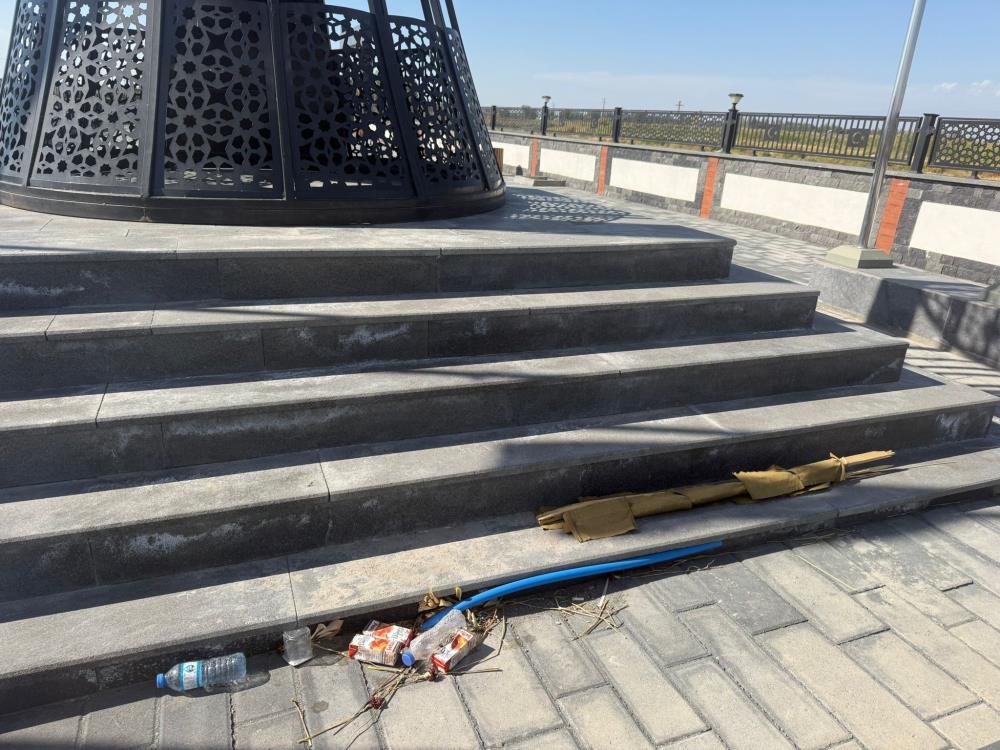 Şehitler için yapılan anıtta utandıran ihmal