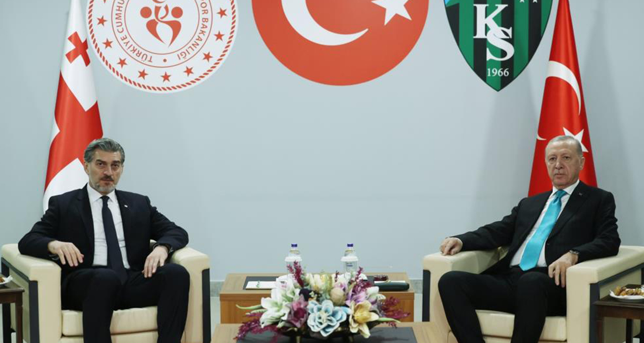 Cumhurbaşkanı Erdoğan, Gürcistan Cumhurbaşkanı Kavelaşvili ile bir araya geldi