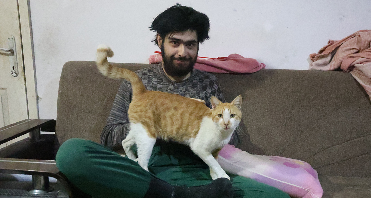 Depremin ardından eve kapanan genç sanal dünyaya bağımlı hale geldi