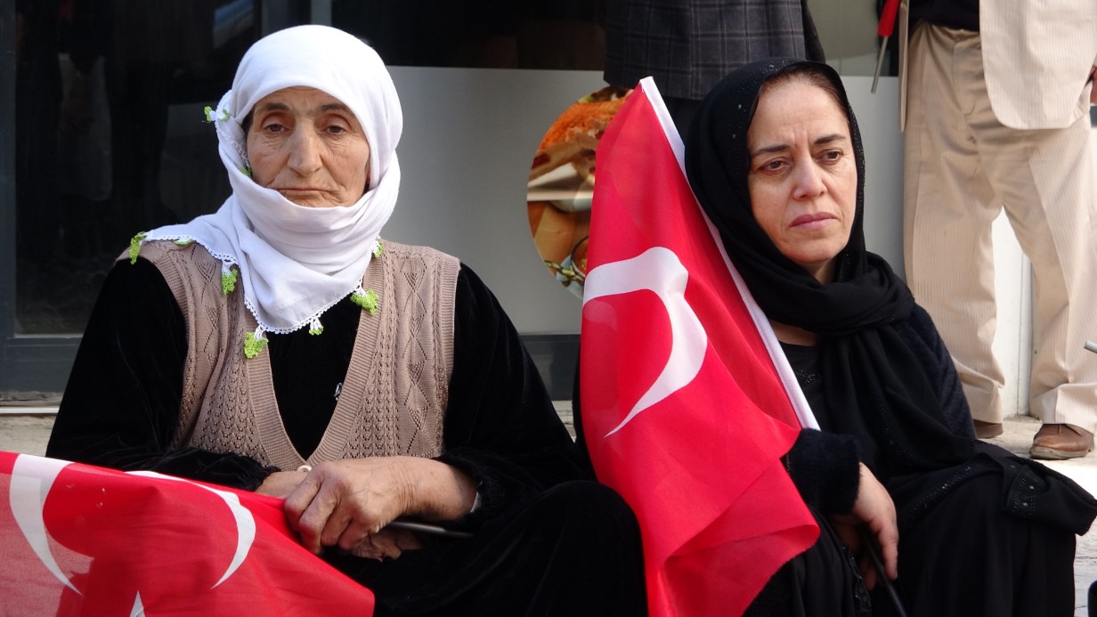 Vanlı annelerin evlat nöbeti 110’uncu haftasında