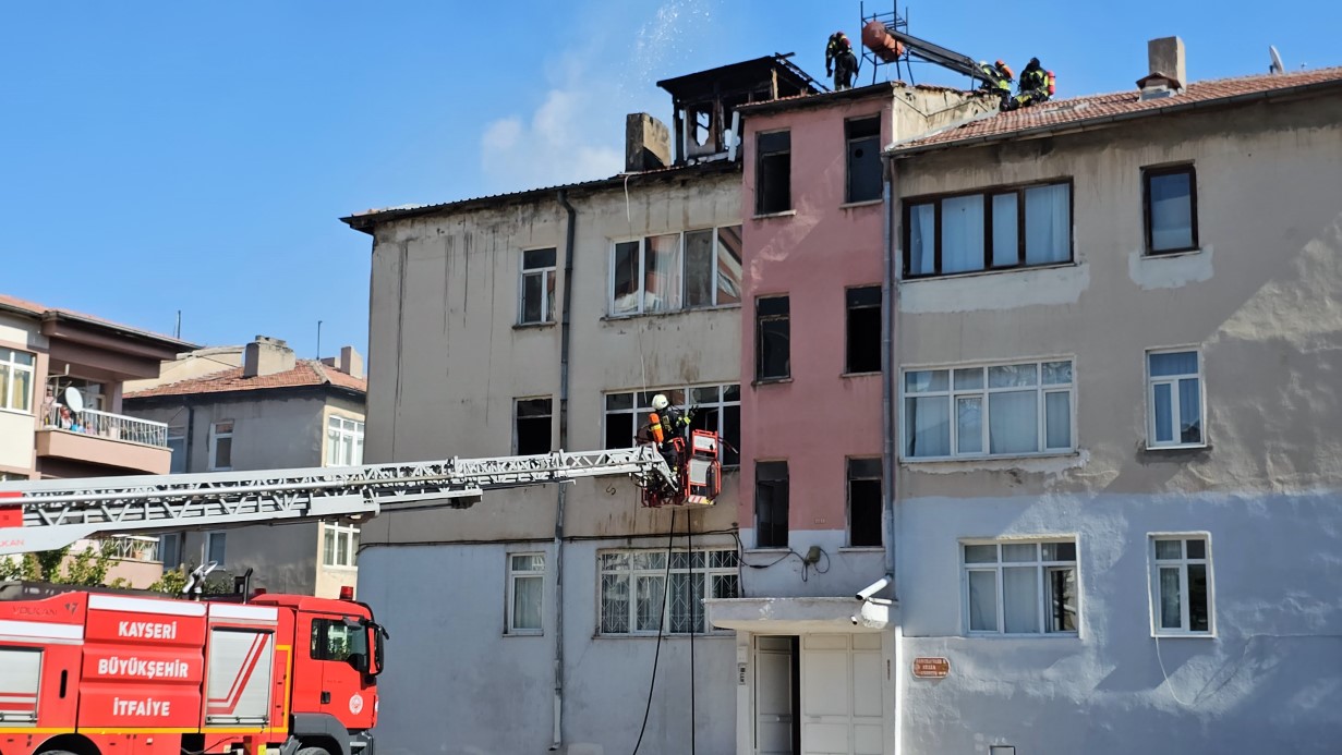 Sobayı yakmak isterken evi yaktı