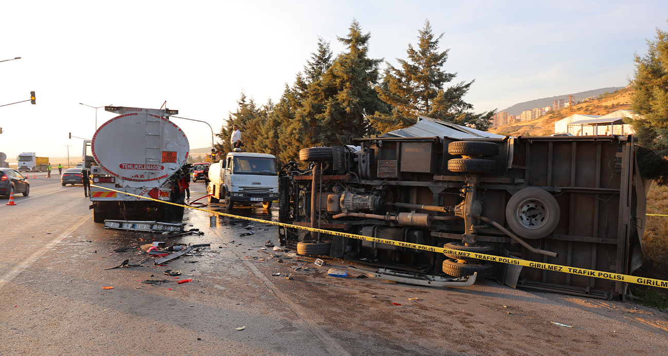 Yakıt tankerine çarpan kamyonetin sürücüsü hayatını kaybetti
