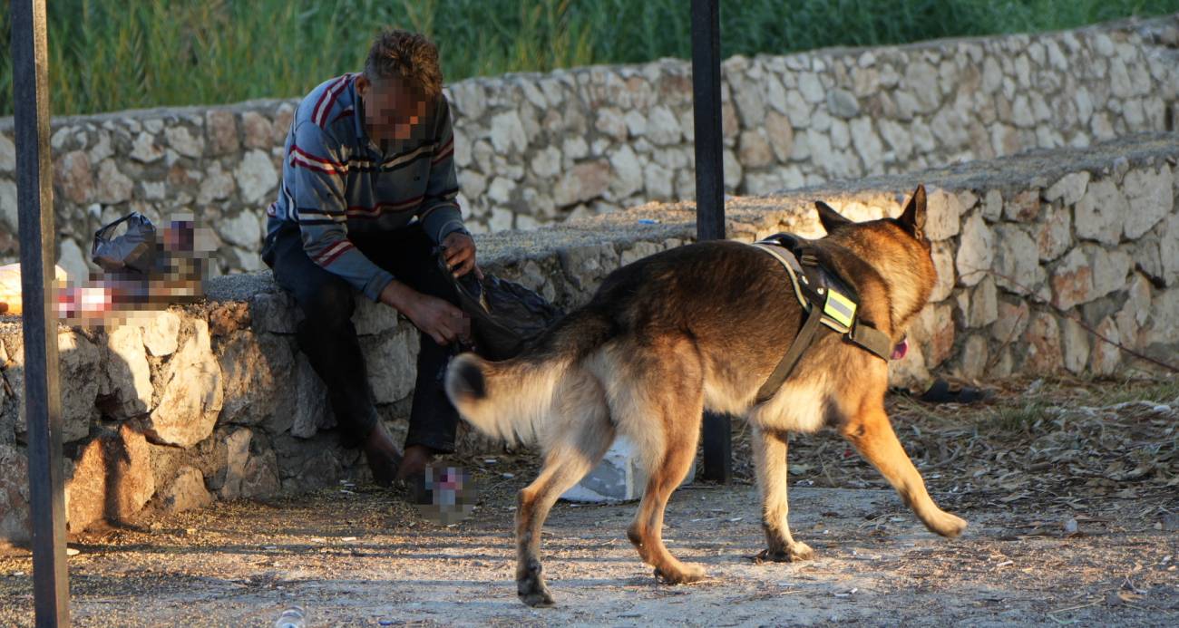 Alkolün etkisiyle su kanalına düştü, köpeğinin havlamasıyla fark edilerek kurtarıldı