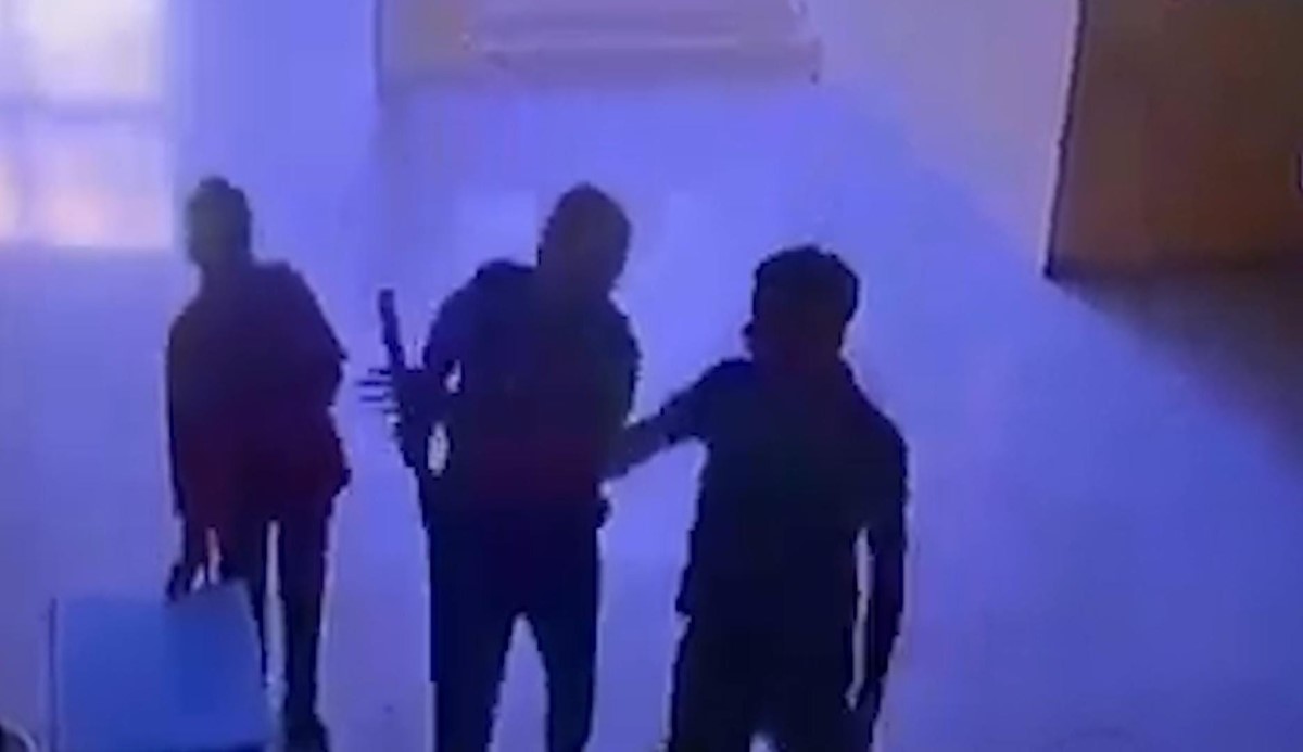 Şanlıurfa’da öğretmen, veli tarafından sopayla darbedildi