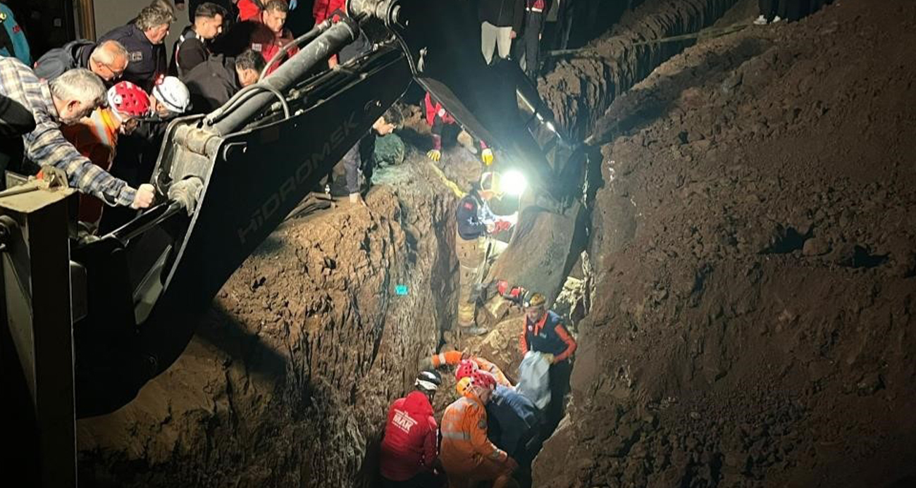 Kanalizasyon çukuru kazarken göçük altında kalan iki kardeş toprağa verildi