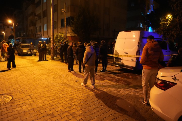 Balıkesir’de evinde silahla vurulmuş erkek cesedi bulundu