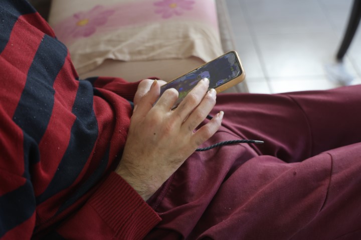 Telefon bağımlısı gençten ailelere tavsiye: 