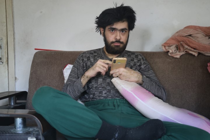 Telefon bağımlısı gençten ailelere tavsiye: 