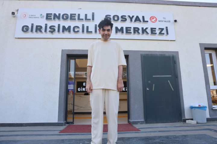 Telefon bağımlısı gençten ailelere tavsiye: 