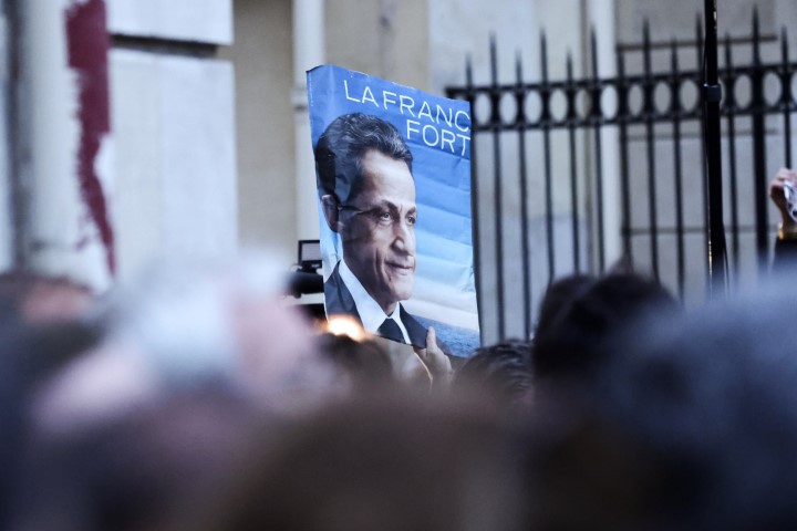 Fransa tarihinde bir ilk: Eski Cumhurbaşkanı Sarkozy hapse girdi