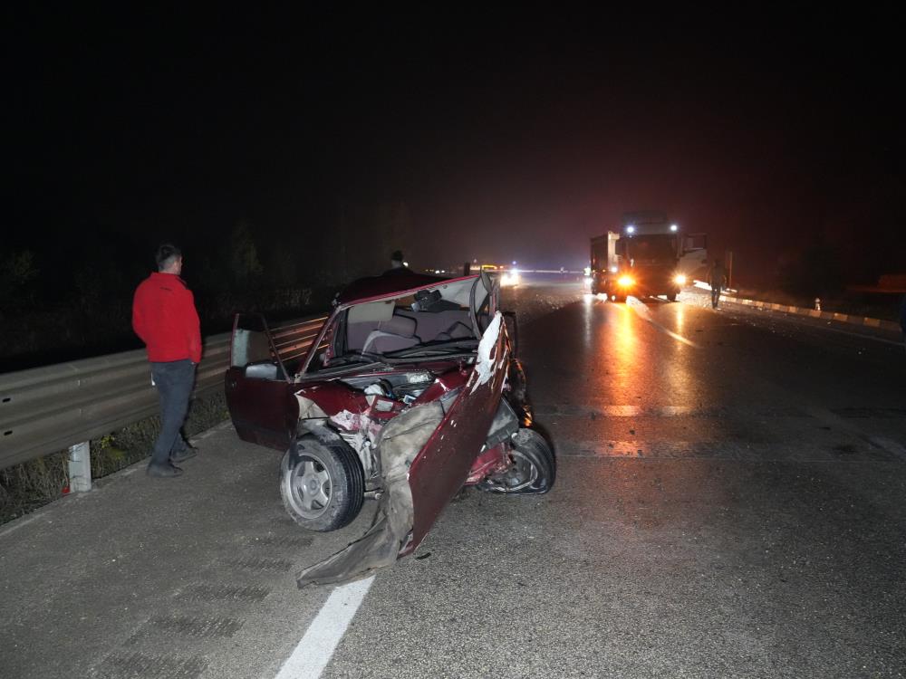 Kastamonu’da zincirleme trafik kazasında Tofaş hurda yığınına döndü