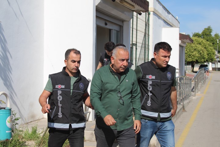 İddianameye göre Başkan Tekin kocasını 