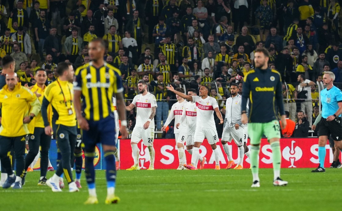 Fenerbahçe- Stuttgart maçında son düdük çaldı, ortalık karıştı