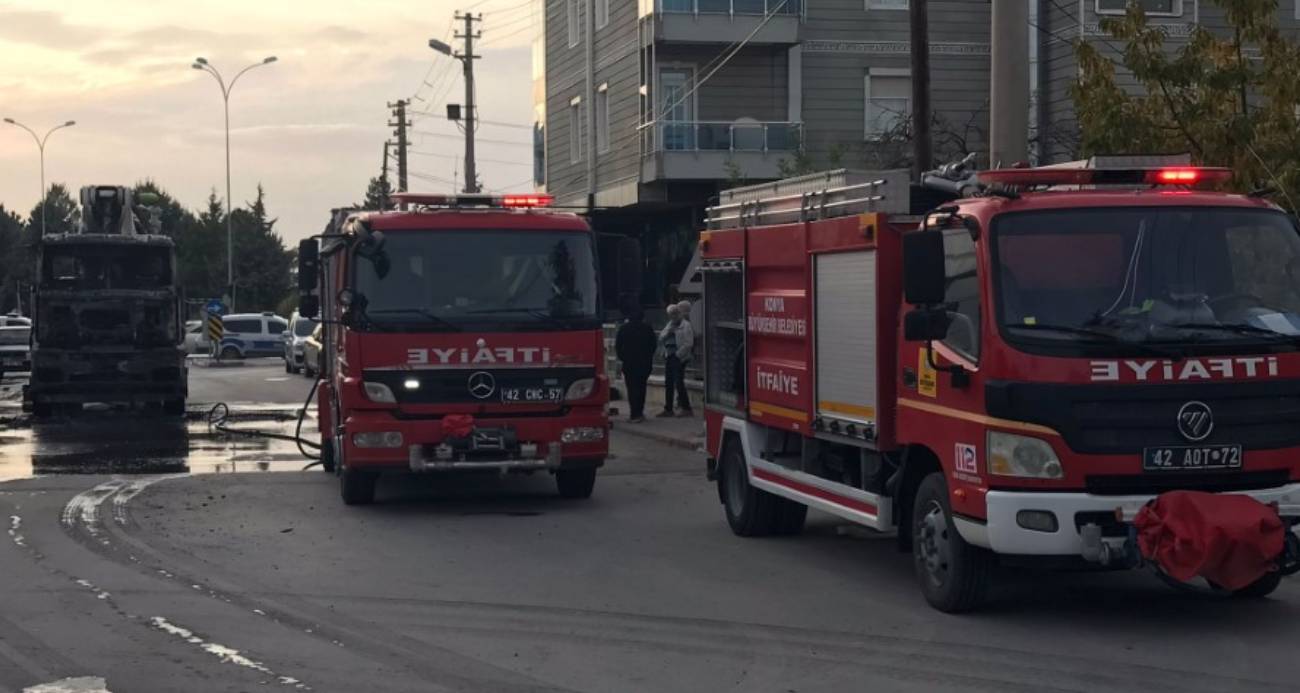 Beton pompası alev alev yandı, 2 otomobil zarar gördü