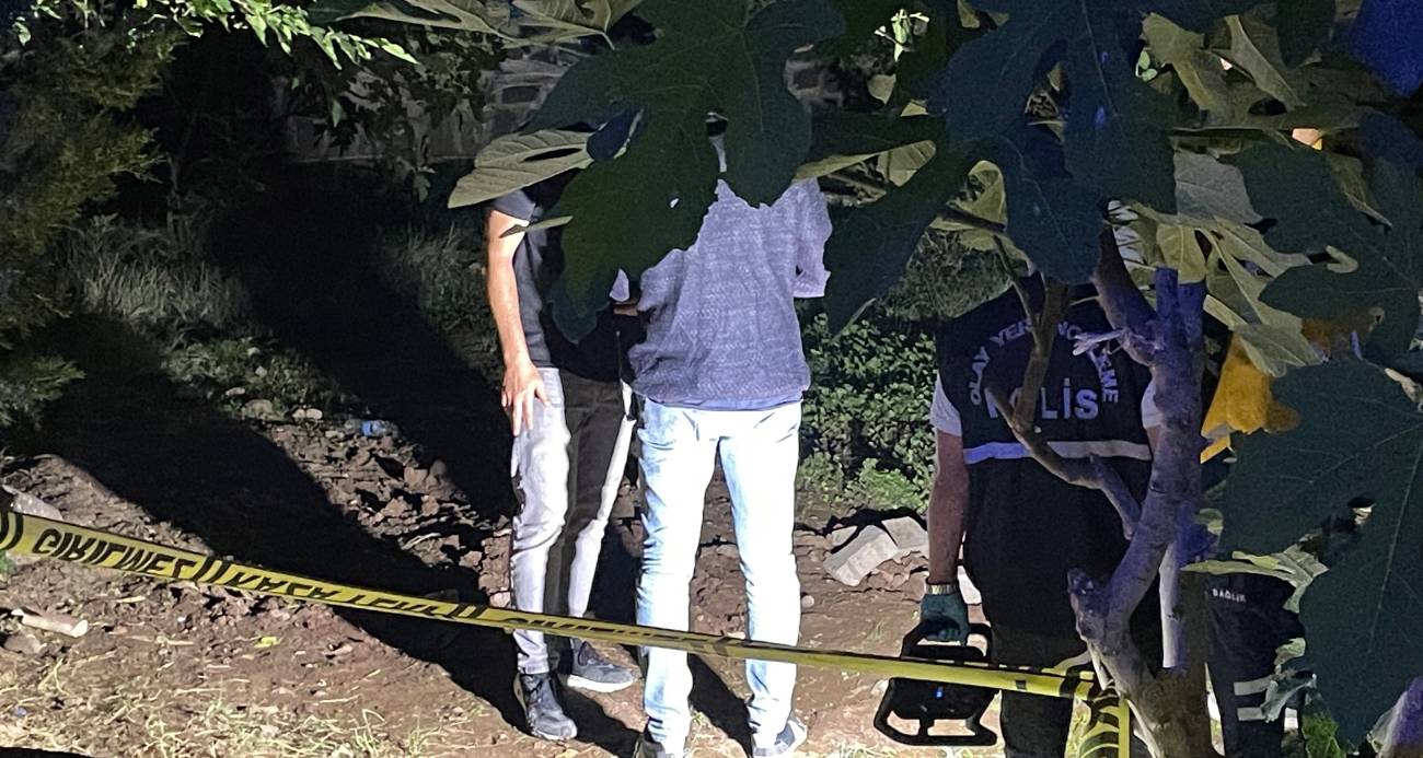 Cami bahçesinde gömülü yeni doğmuş bebek cesedi bulundu