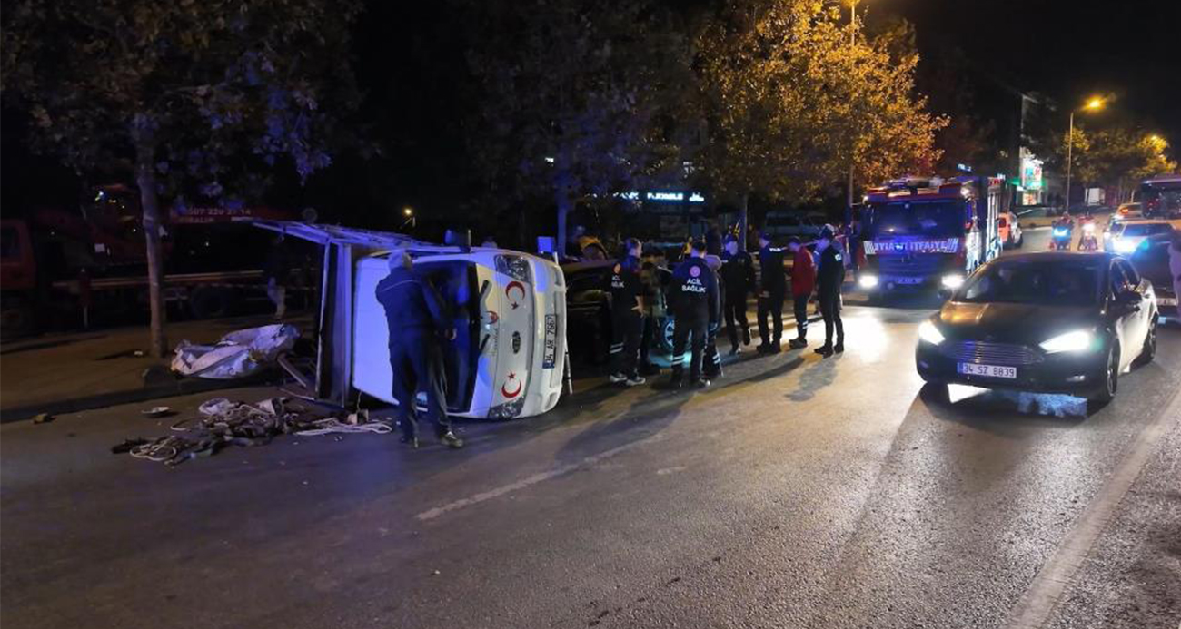 Uyuşturucu etkisindeki sürücü kaza yaptı: Araçtan yüklü miktarda uyuşturucu çıktı