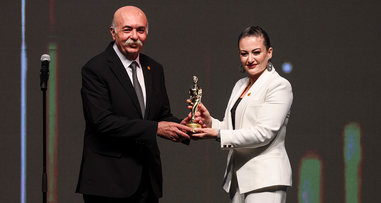 Altın Portakal’da "Onur, Emek, Başarı" ödülleri sahiplerini buldu