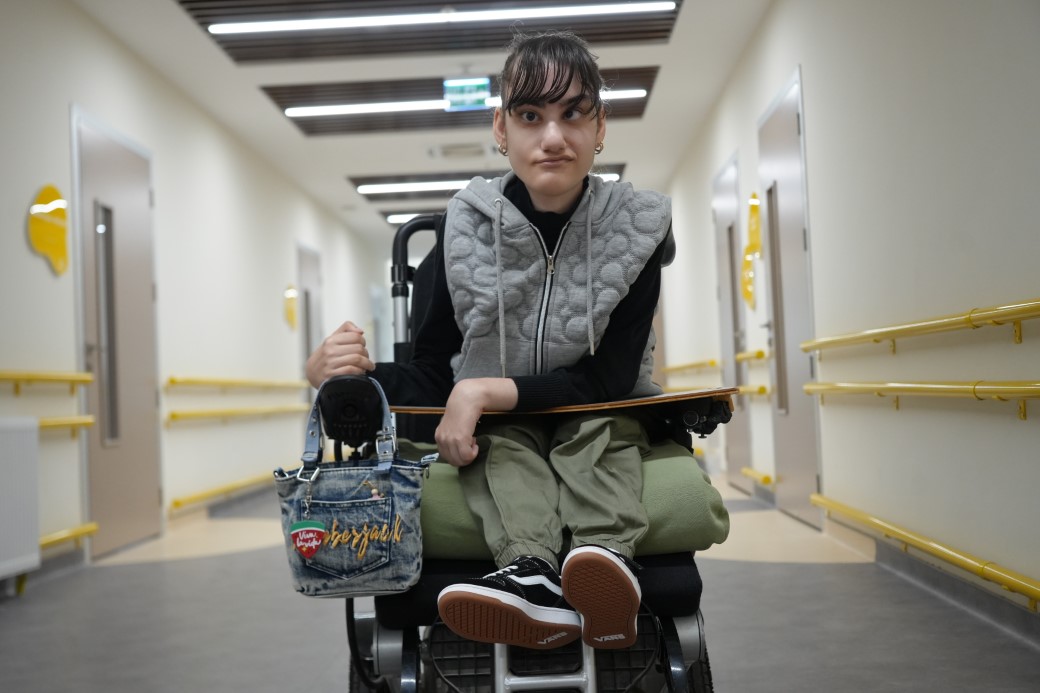 Serebral palsili Şevval, Korece ve İngilizce öğrenip köşe yazarı oldu