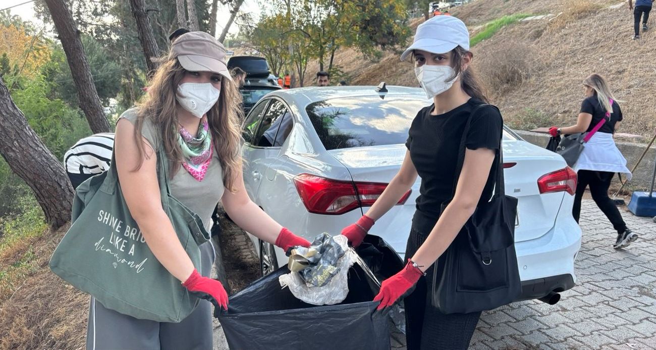 Aylarca belediye temizlemedi, vatandaş bir günde temizledi