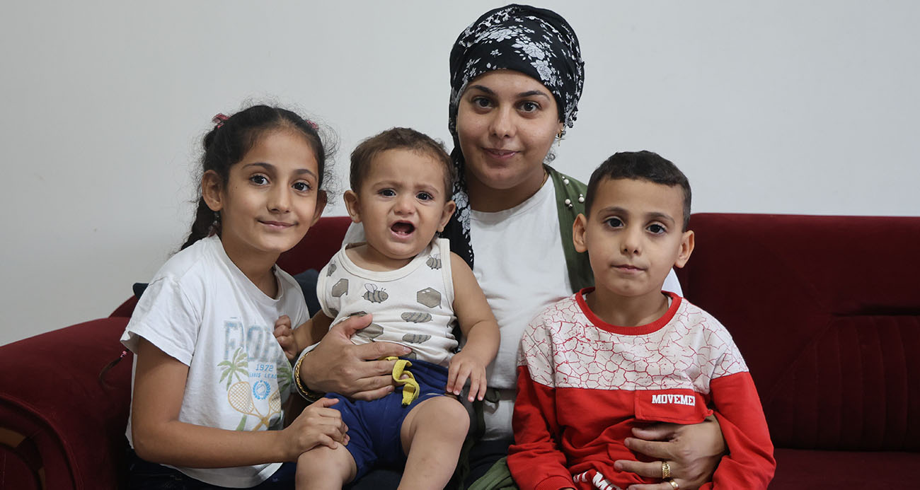 Kışı ailesiyle birlikte yeni yuvasında geçirecek olmanın mutluluğunu yaşayan depremzede kadın: "Evim hayallerimizden bile daha güzel"