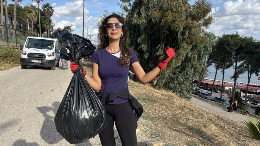 Aylarca belediye temizlemedi, vatandaş bir günde temizledi