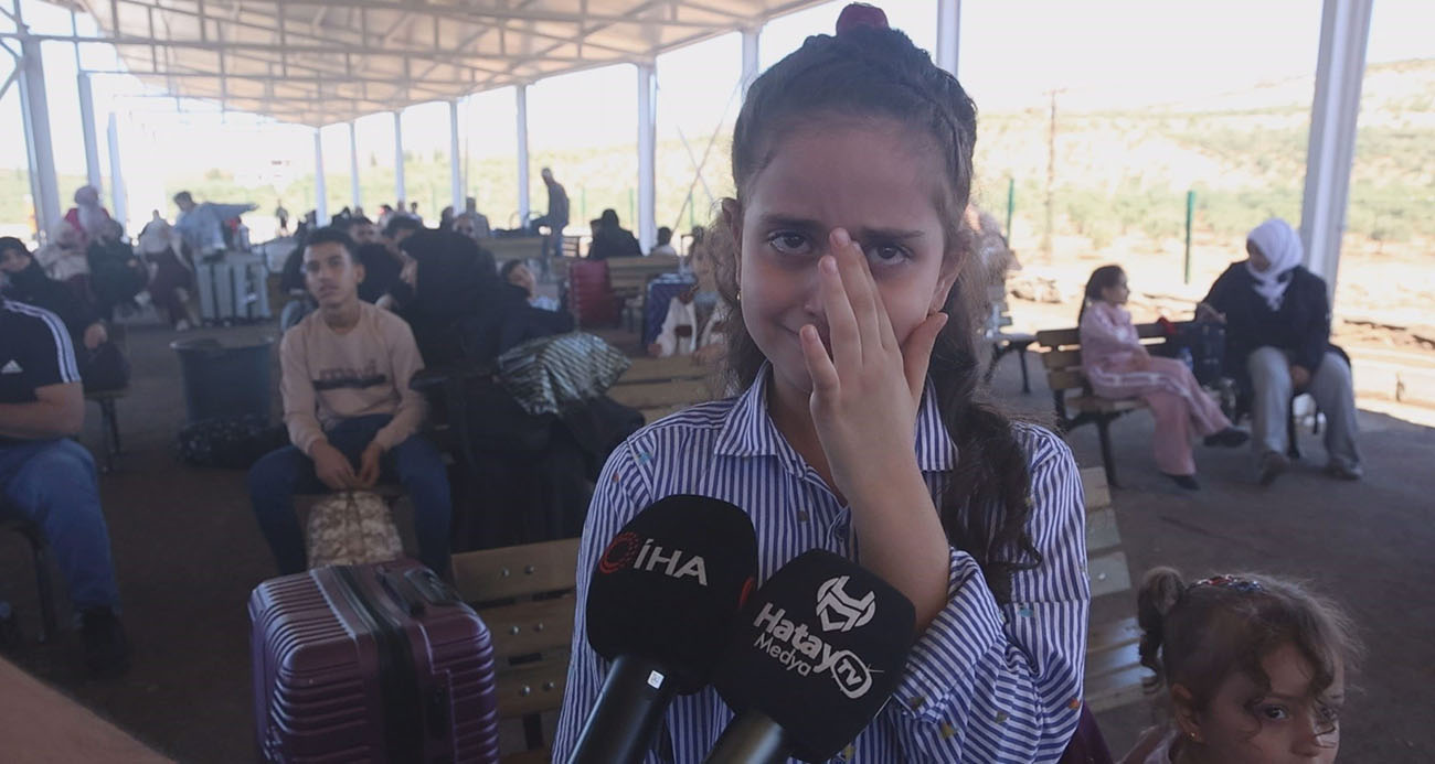 Türkiye’de doğup büyüyen 9 yaşındaki Suriyeli çocuk, gözyaşları içerisinde "Türkiye benim ikinci vatanım" sözleriyle ülkesine döndü