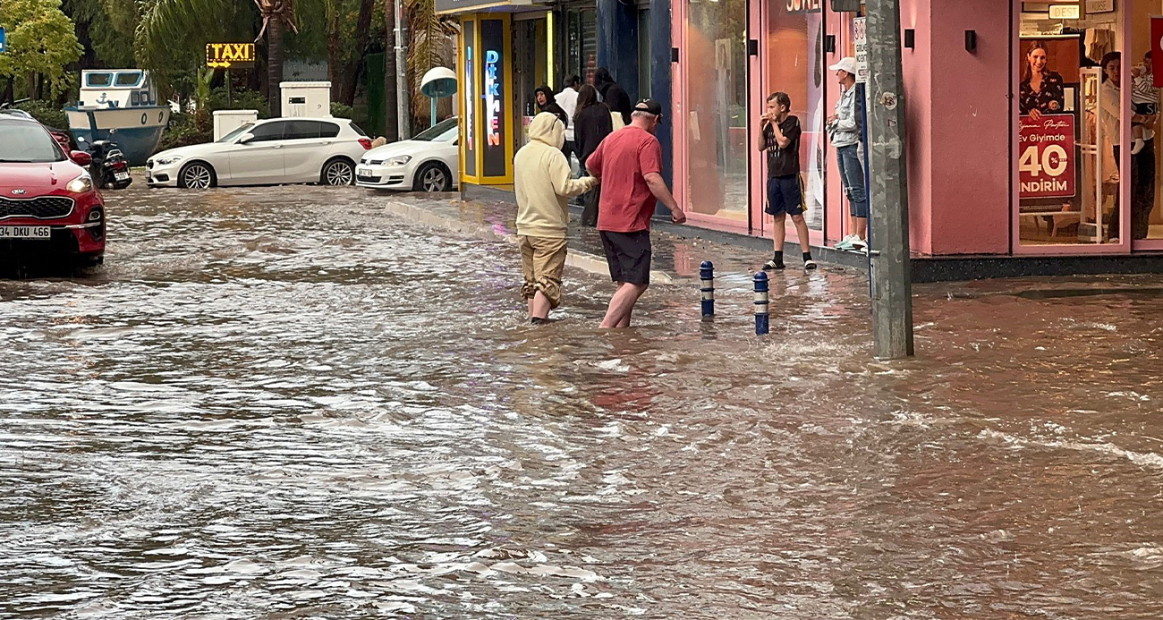 Fethiye'de sağanak etkili oldu!