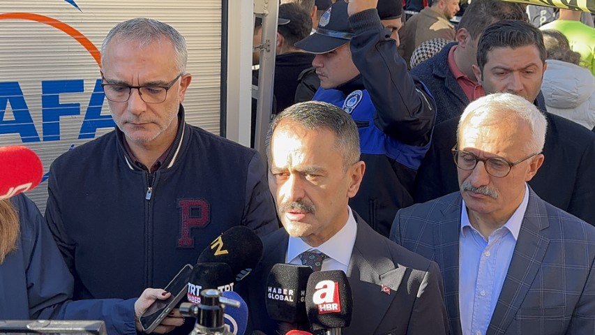 Gebze’de bina çöktü!