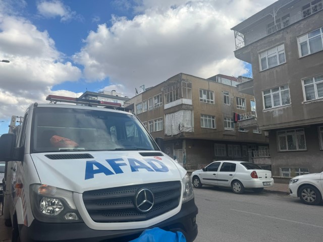 Kayseri’de 3 katlı bina yıkılma tehlikesi nedeniyle boşaltıldı