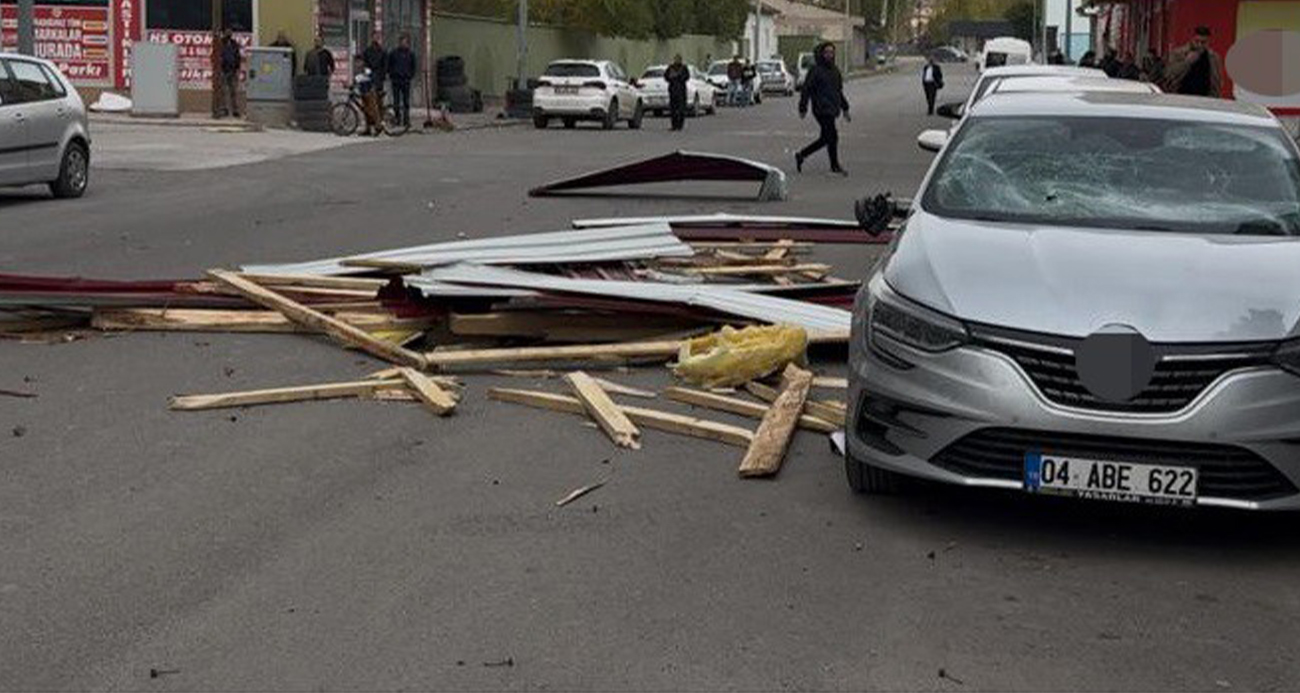 Araçlar hasar gördü!