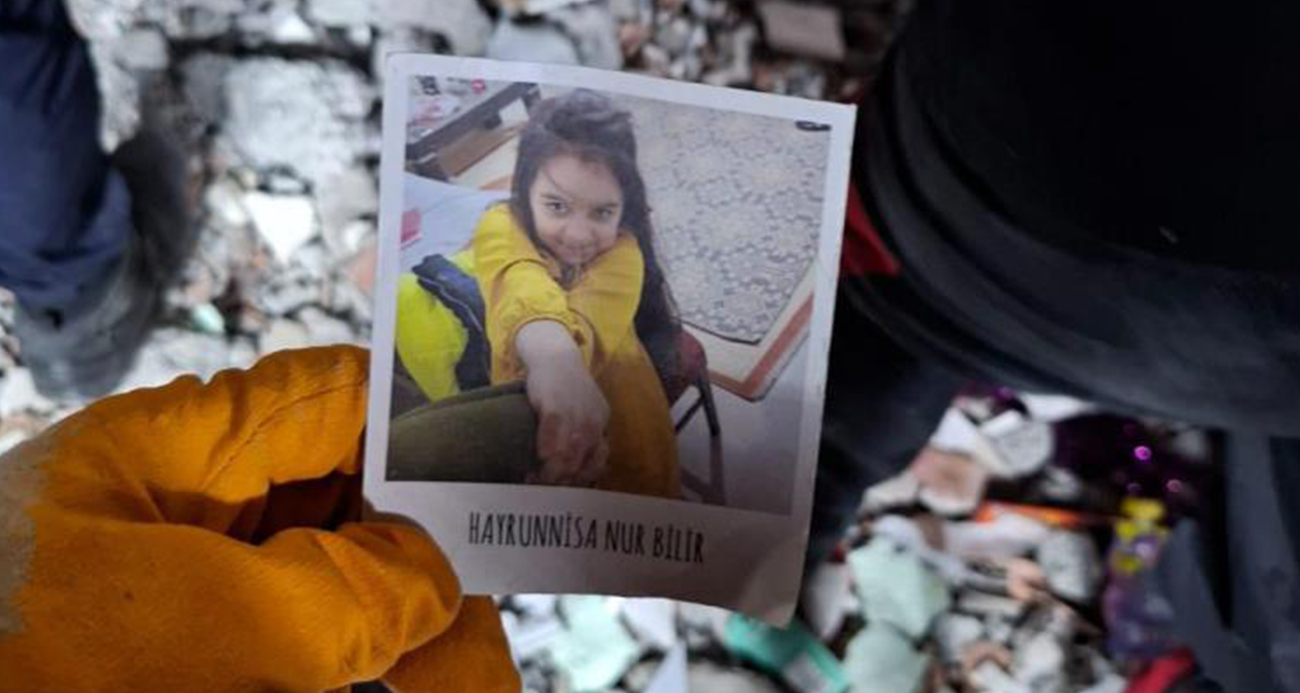 4 kişinin can verdiği enkazdan kahreden kare! 