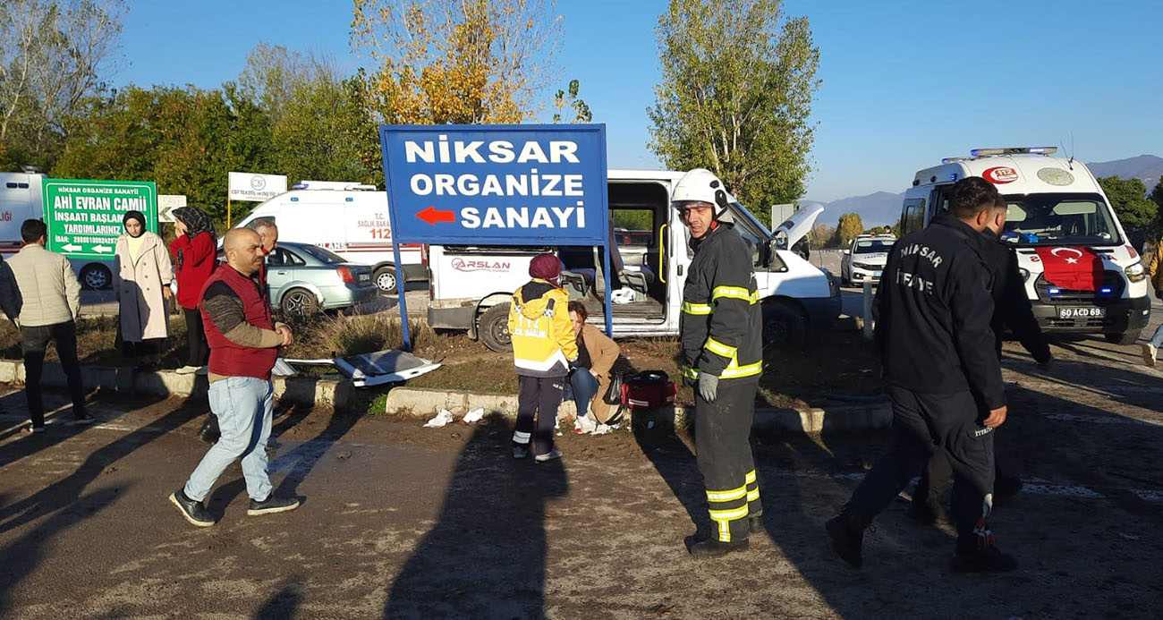 Tokat’ta iki işçi servisi çarpıştı: 10 yaralı