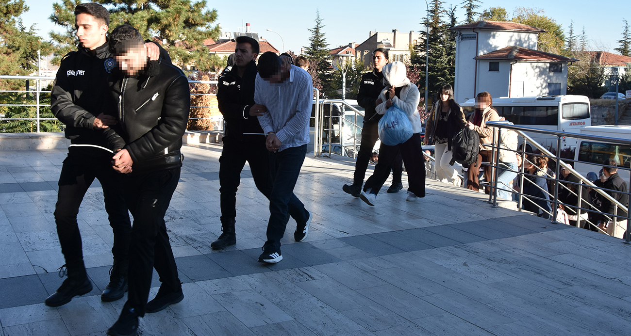 Öğretmen olacaktı, çete lideri oldu