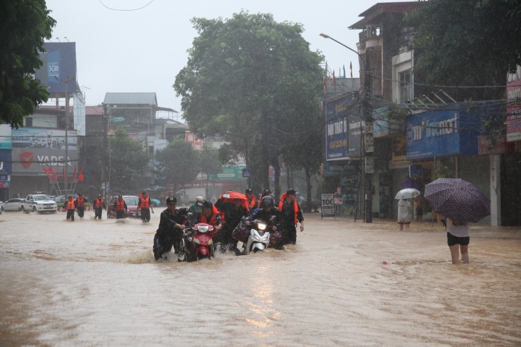 Vietnam’daki selde can kaybı 28’e yükseldi