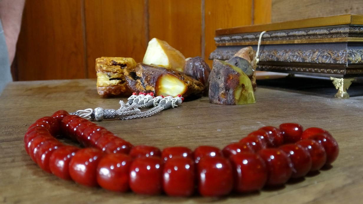 Bu tespihlerin fiyatı dudak uçuklatıyor