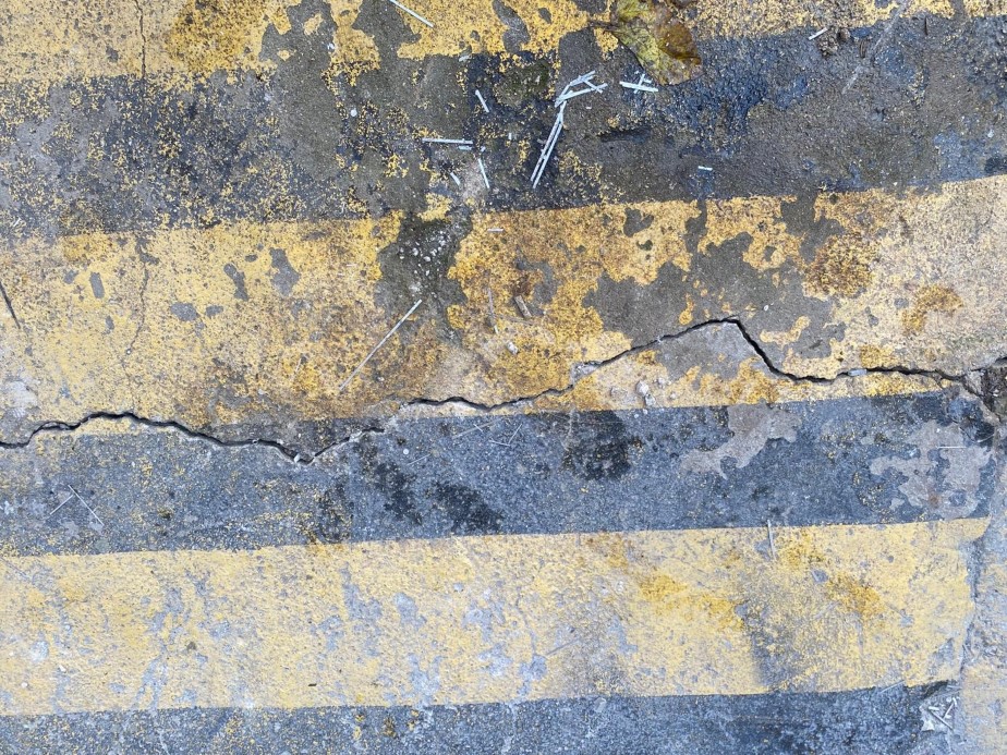 Ataşehir’de bina kolonlarında patlama paniği