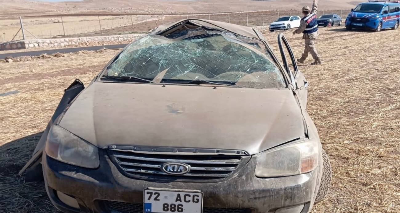 Siirt’te otomobil takla attı, camdan fırlayan çocuk hayatını kaybetti