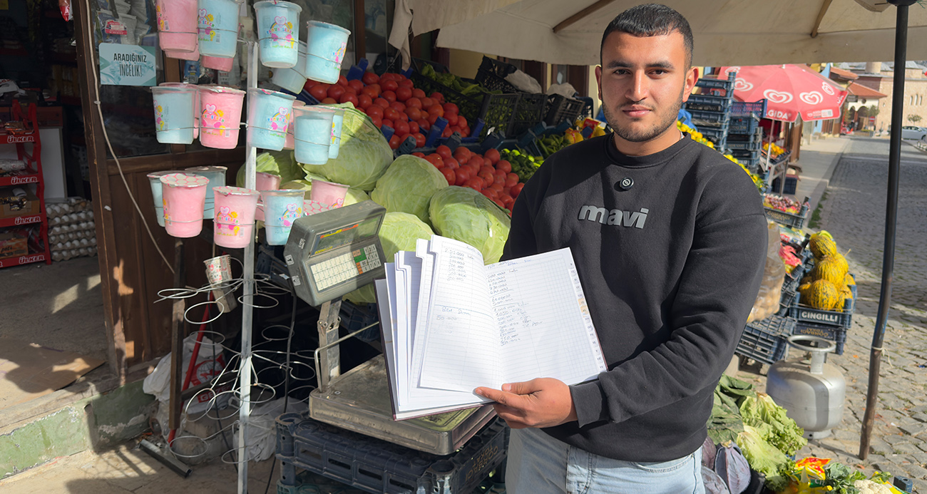 "Kimse bilmesin, Allah bilsin" diyerek 150 bin liralık veresiye defterini kapattı