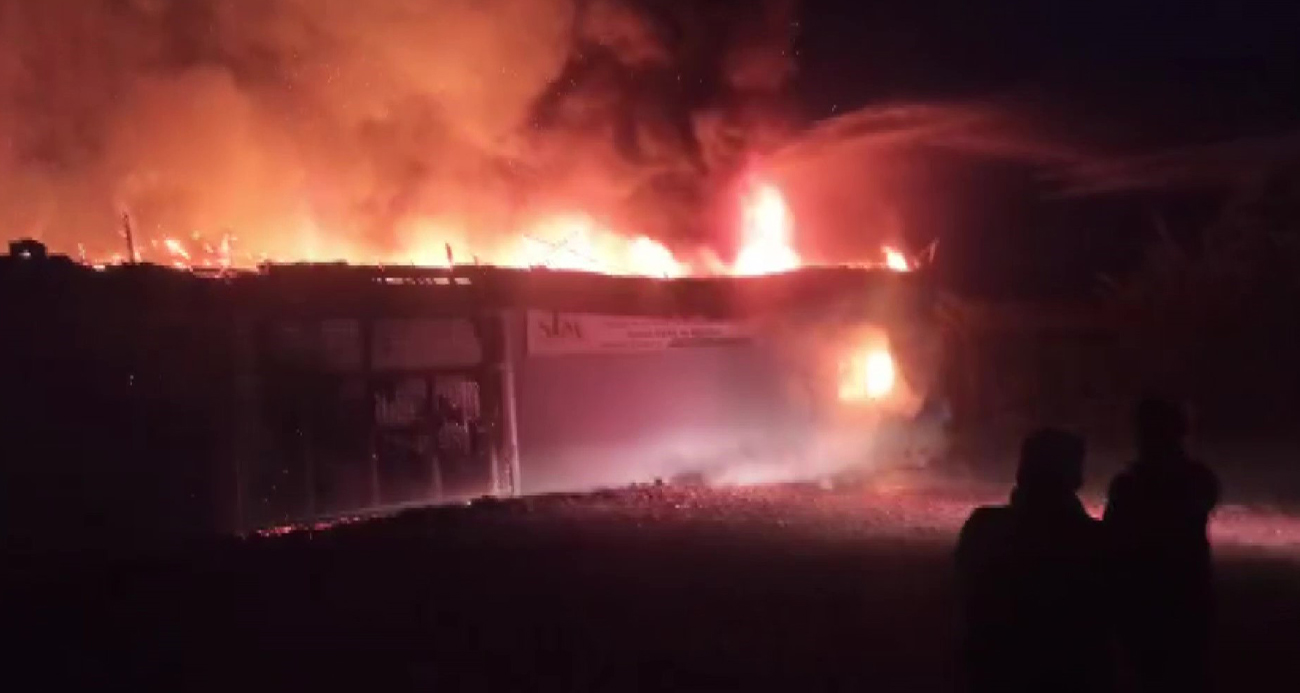 Alevler geceyi aydınlattı!