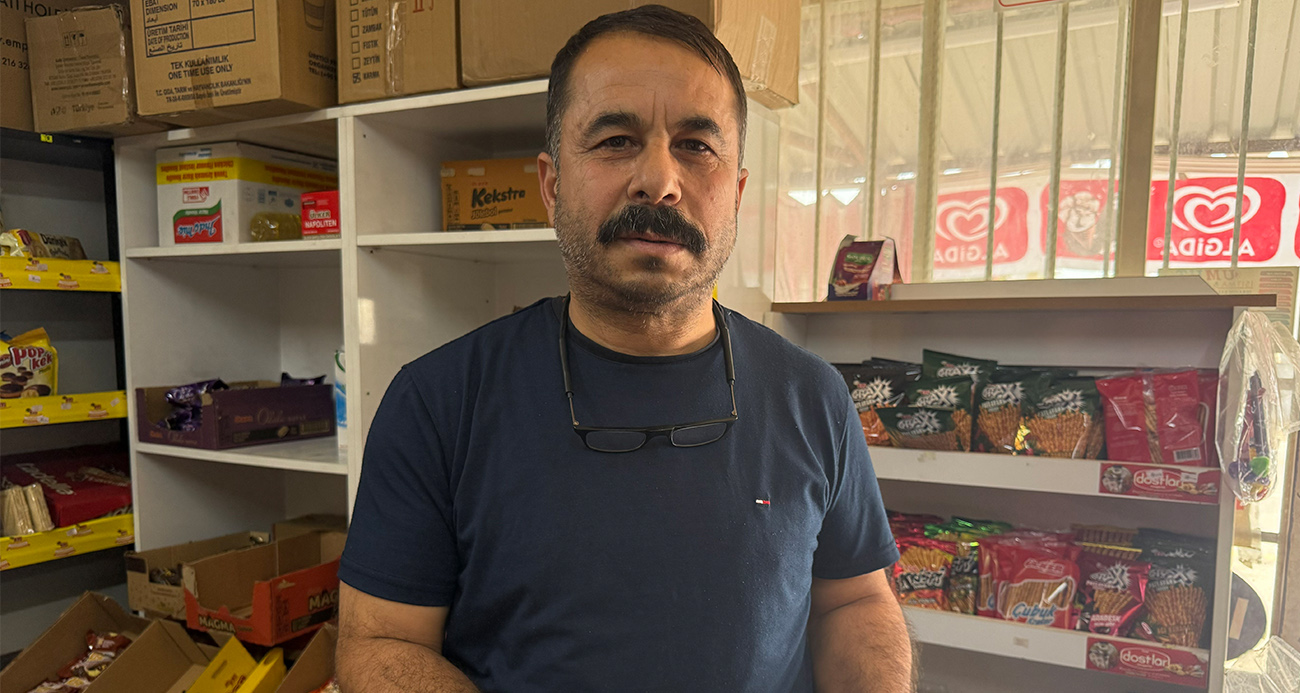 Bakkalın veresiye defterini satın alan gizemli hayırsever, borçları ödeyip defteri yaktı