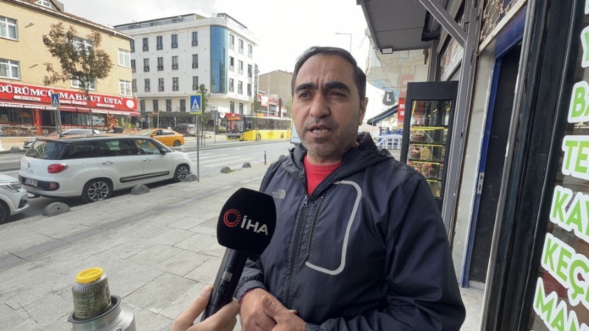 Arnavutköy’de kaldırıma çıkan otomobil tehlike saçtı