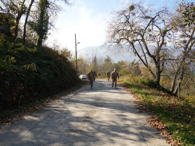 Anne ve oğuldan 3 gündür haber alınamıyor: Yoğun sis altında 16 kilometrelik alanda arama sürüyor