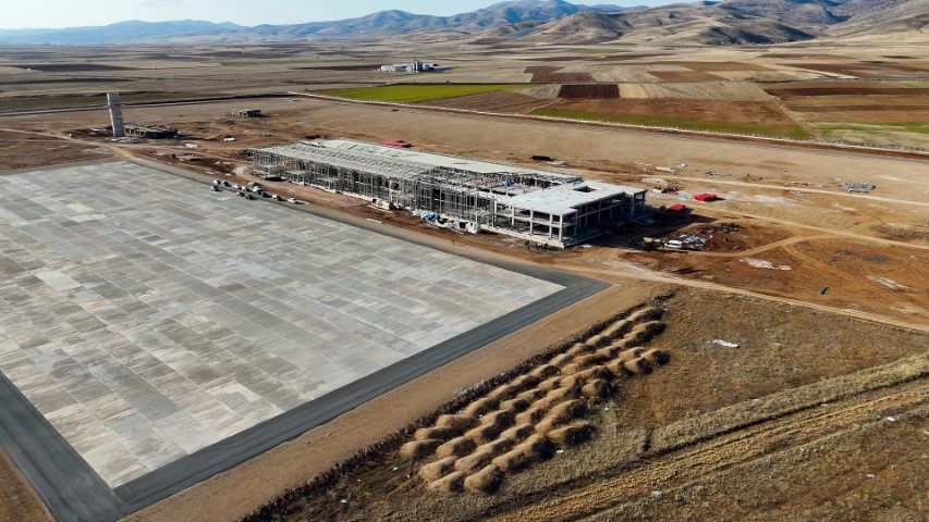 Gümüşhane ve Bayburt’un dünyaya açılacak kapısı olan havalimanı hızla yükseliyor