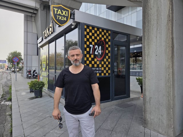 Taksi şoförü, 6 kişinin canını ustaca manevrayla kurtardı: O anlar kamerada