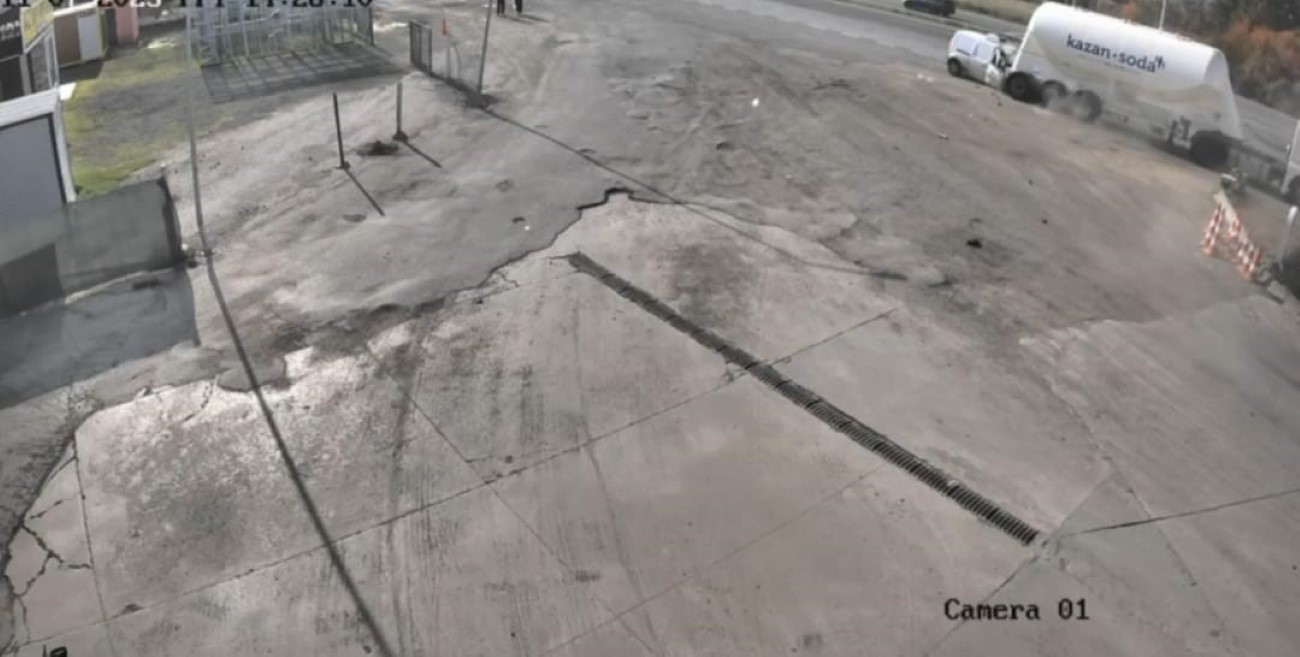 Ankara’da otomobil tır çekicisine çarptı: 3 kişilik aile hayatını kaybetti