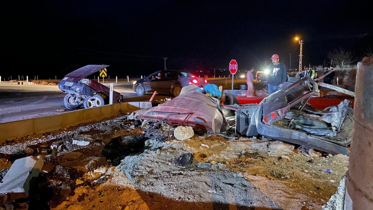 Kazada Fiat Tofaş ikiye ayrıldı: 2 yaralı