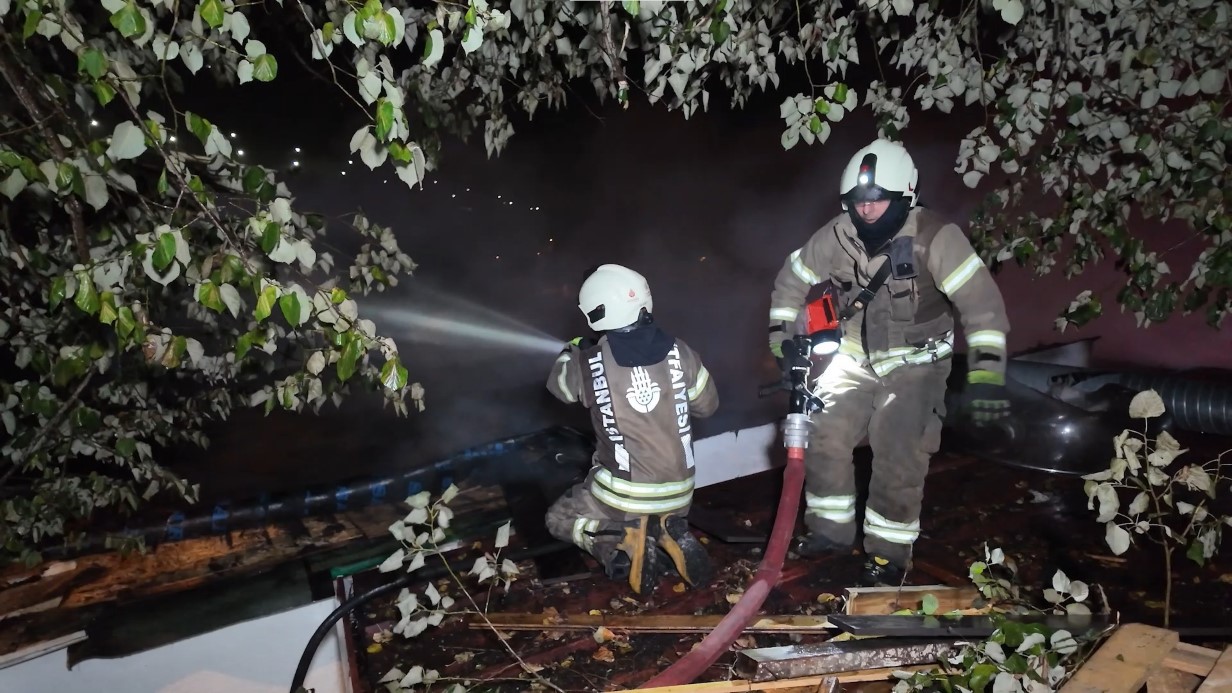 Beykoz’da şömineden çıkan yangın restoranı küle çevirdi