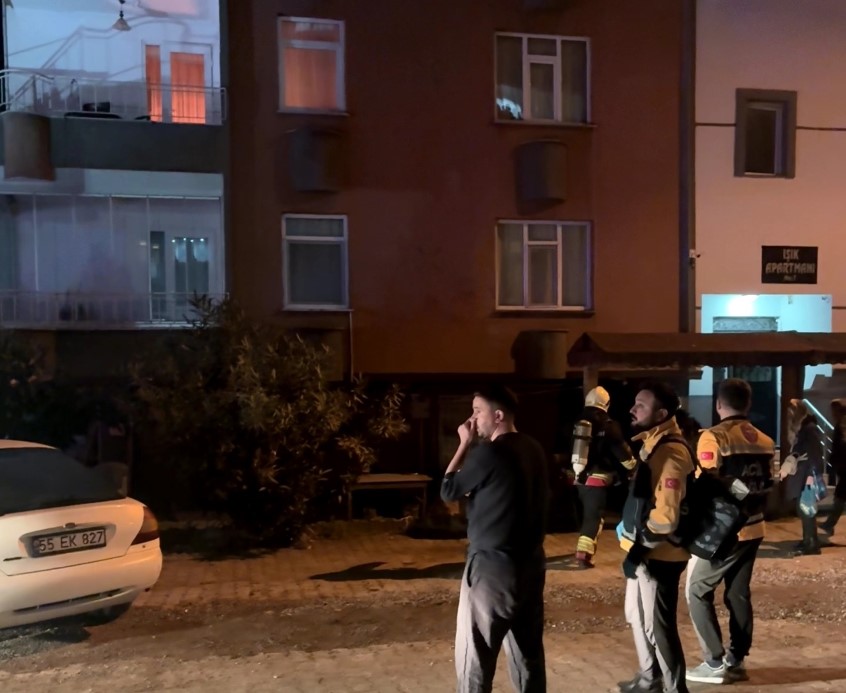 Ordu’da yangında evde mahsur kalan çocuğu ekipler kurtardı