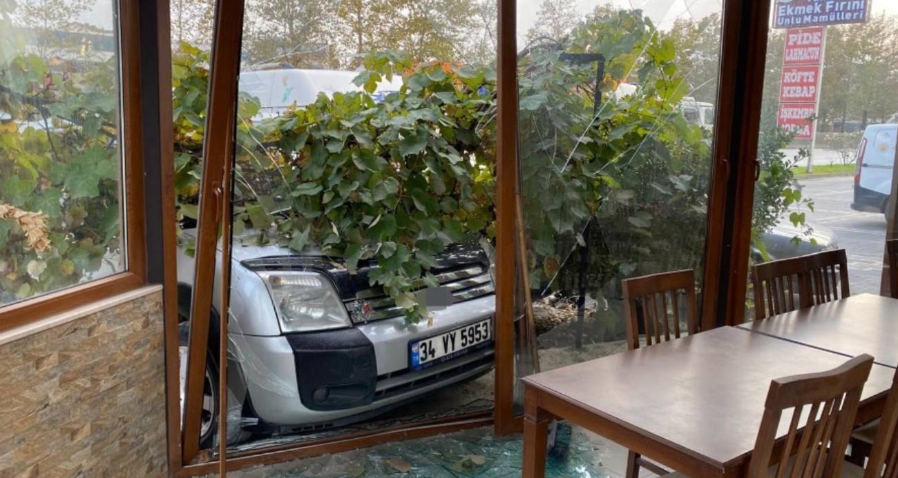 Kocaeli’de kontrolden çıkan otomobil dehşet saçtı: 1 ölü, 3 yaralı